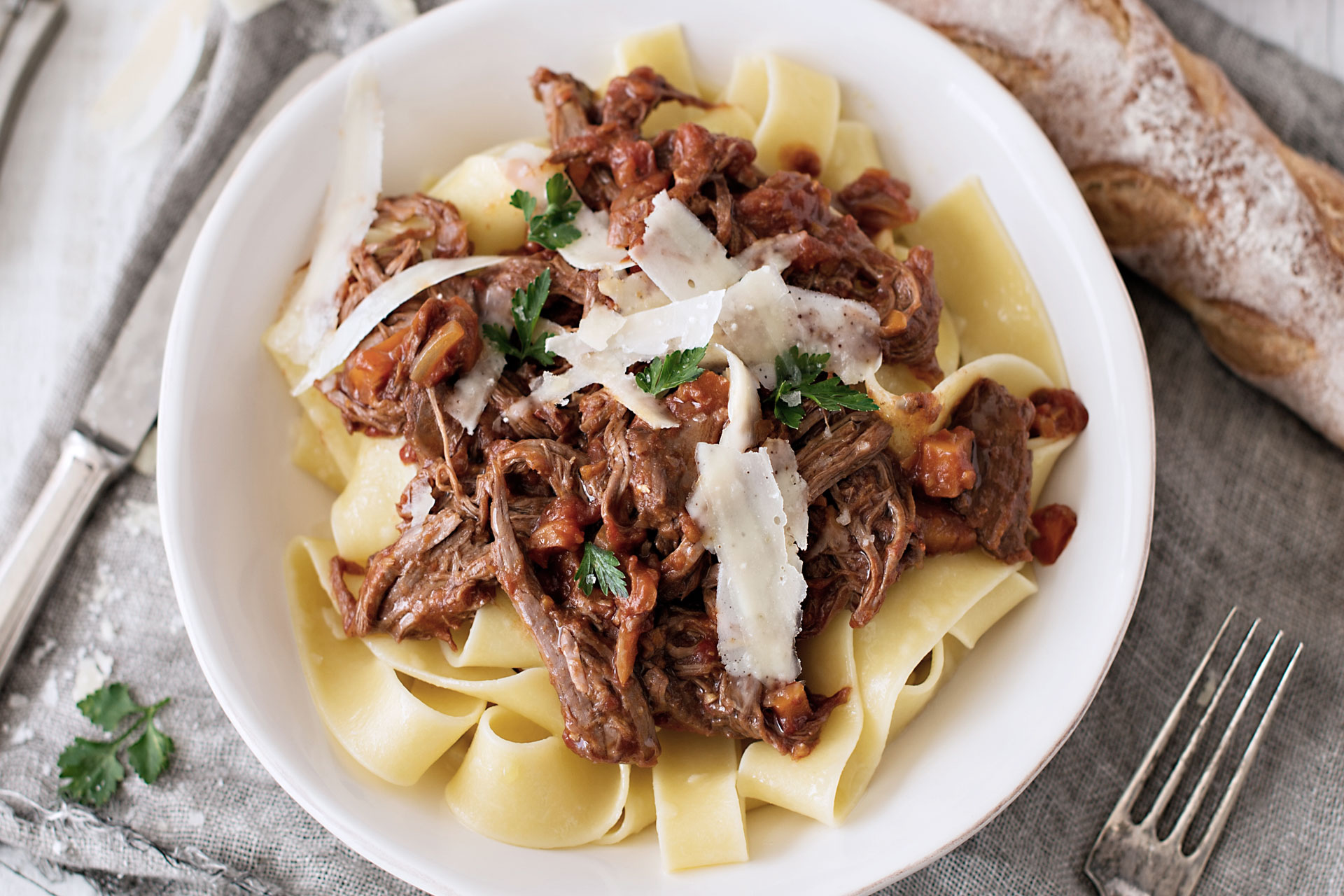 [Video] Jamie’s Easy Family Ragu Recipe with Surprise